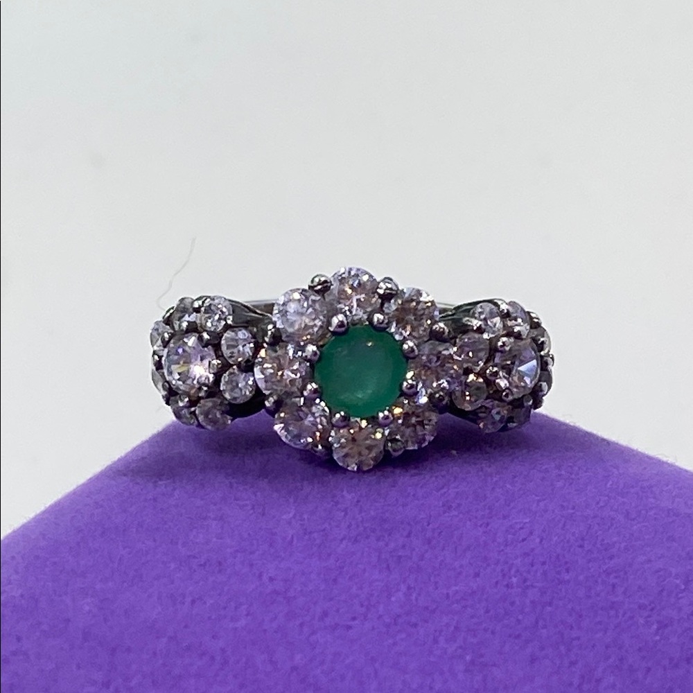 💛 Elegant Sterling Silver Green Emerald & CZ Gemstone Flower Ring